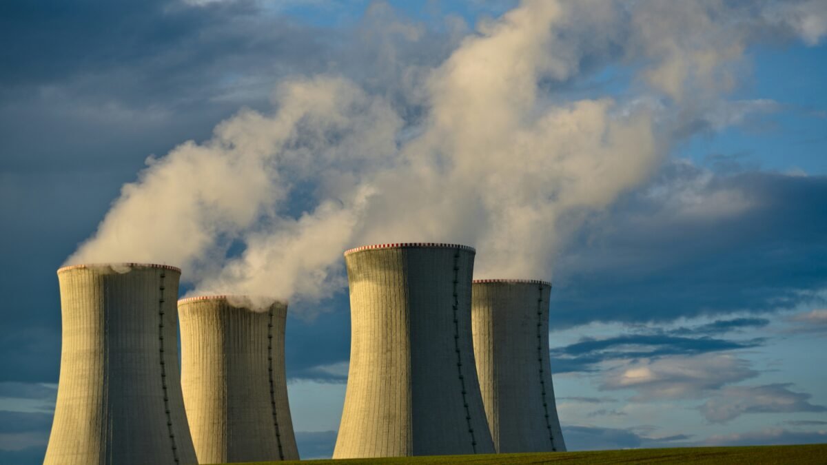 Nuclear power infrastructure illustrating Google's power deal with Constellation Energy
